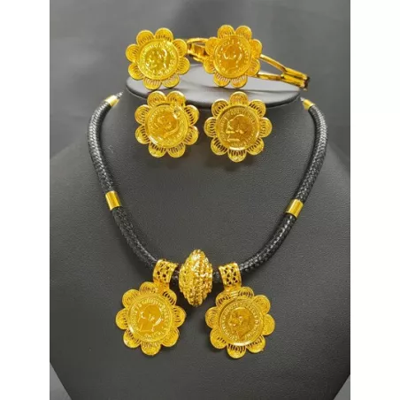 1 pieza Collar + 1 par Pendientes + 1 pieza Pulsera + 1 pieza Anillo estilo europeo circular colgante Set joya con retrato diseñ