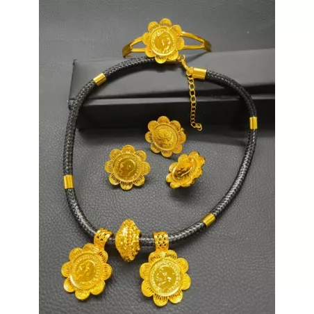 1 pieza Collar + 1 par Pendientes + 1 pieza Pulsera + 1 pieza Anillo estilo europeo circular colgante Set joya con retrato diseñ