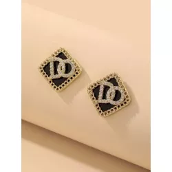 Pendientes de botón con diamante de imitación con diseño de letra