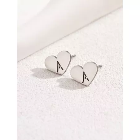 2 piezas Pendientes de tachuela minimalista 26 con letra Love