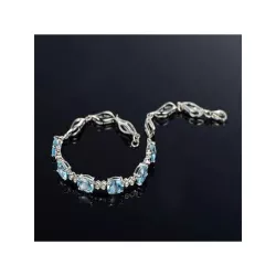 Pulsera decorada con circonitas cúbicas azul claro de 1 pieza