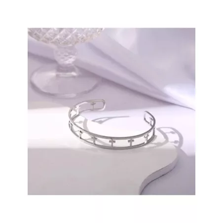 Pulsera abierta con abertura