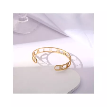 Pulsera abierta con abertura