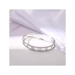 Pulsera abierta con abertura