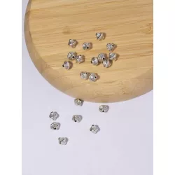 20 piezas/paquete DIY vintage color plata aleación de zinc rombo Divisor con cuenta con flor Bisutería para Collar , Arete , Pul