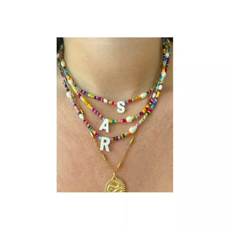 1 pieza Collar de colores alfabeto & perla cultivada detalle