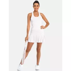 Vestido deportivo bajo fruncido con shorts