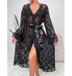 Bata con cinturón con encaje floral