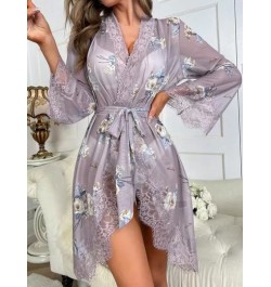 Bata con estampado floral con encaje en contraste con cinturón de malla con cinturón