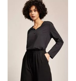 Top para dormir con botón delantero unicolor