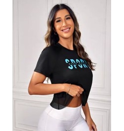 Camiseta deportiva con estampado de letra de malla en contraste de manga raglán