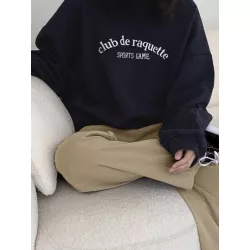 Pullover amplio con estampado de letra de hombros caídos