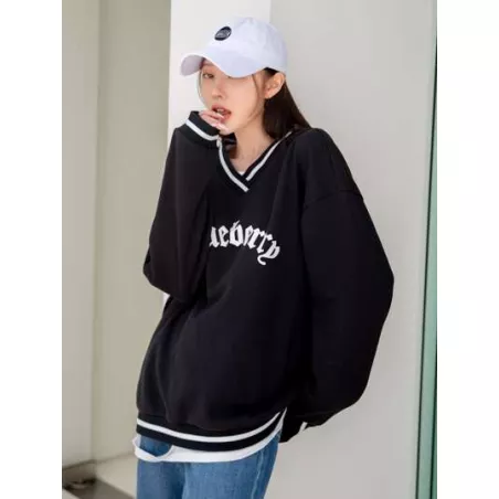 Sudadera amplia con estampado de letra de hombros caídos