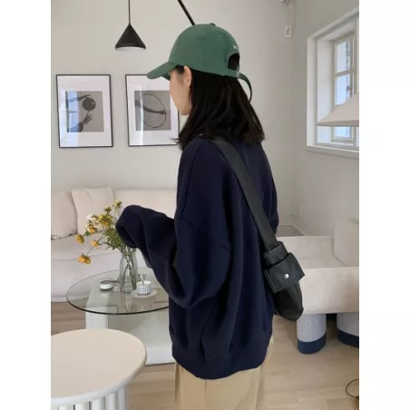 Pullover amplio con estampado de letra de hombros caídos