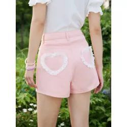 Shorts en mezclilla con patrón de corazón con encaje en contraste