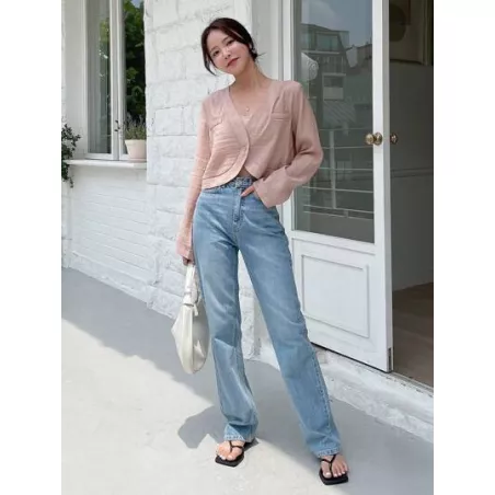 Cazadora crop unicolor con botón delantero