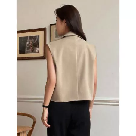 Gabardina de cuello con solapa con botón