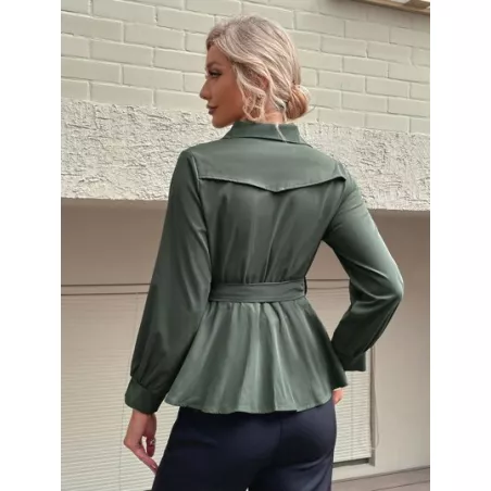 Gabardina bajo peplum con cinturón