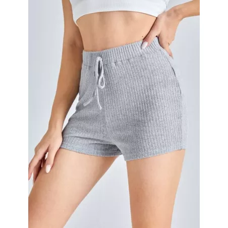 Shorts tejidos unicolor de canalé con nudo