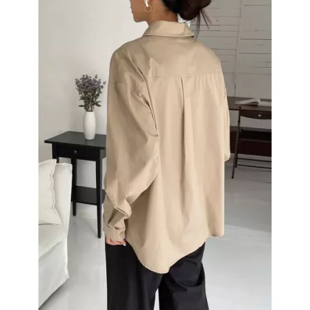 Camisa amplia unicolor de hombros caídos con botón