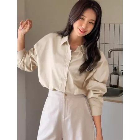 Camisa amplia unicolor de hombros caídos con botón