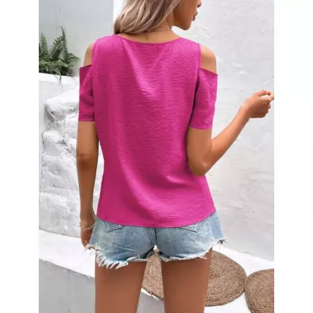 Blusa de hombros descubiertos con botón falso