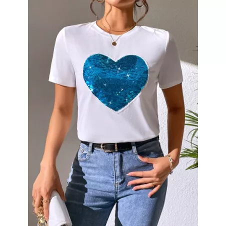 Camiseta con patrón de corazón con lentejuela en contraste