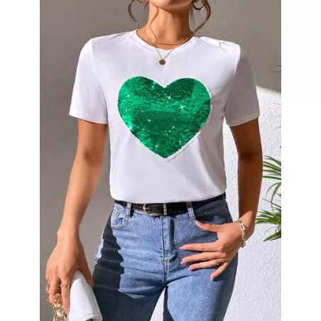 Camiseta con patrón de corazón con lentejuela en contraste