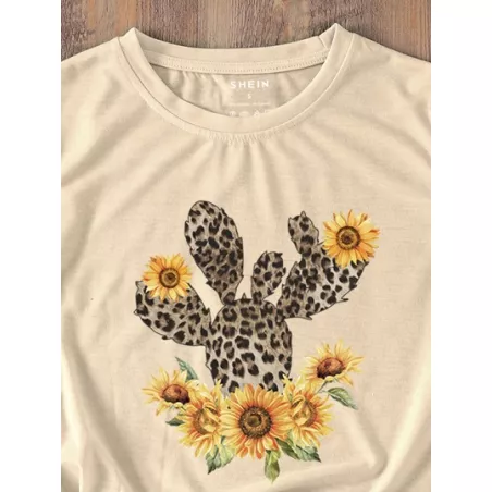 Camiseta con girasol con con estampado de leopardo