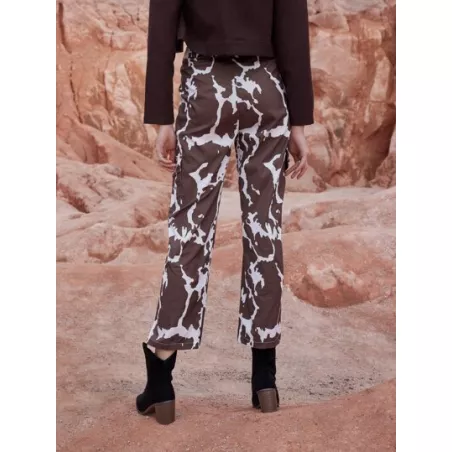 Pantalones cargo con estampado