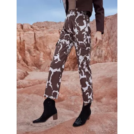 Pantalones cargo con estampado