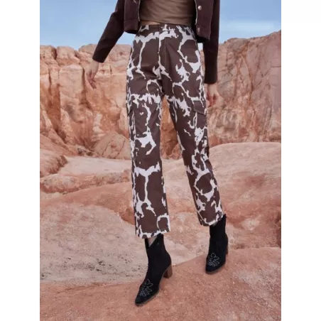 Pantalones cargo con estampado