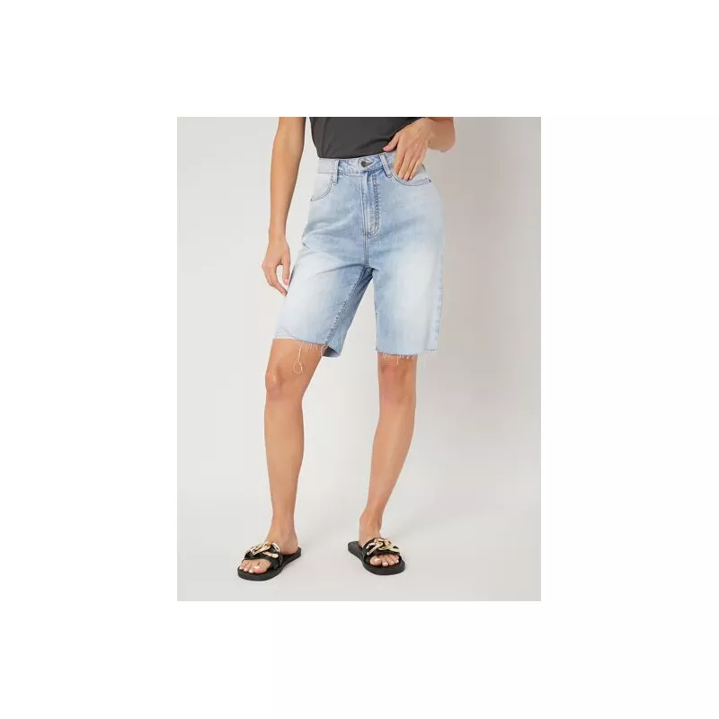 Shorts en mezclilla Bermuda bajo crudo